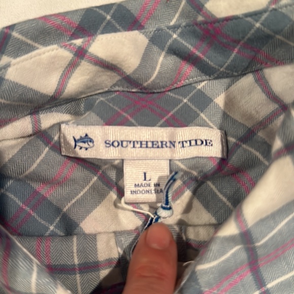 ⭐️ SALE ⭐️NWT Women’s Southern Tide flannel popover, size L - Picture 3 of 8